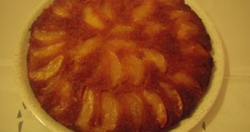 È possibile fare una torta di mele rovesciata? Assolutamente sì! Torta-di-Mele-Rovesciata