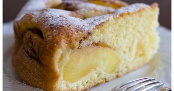 È possibile fare una torta di mele al microonde? Assolutamente sì! Torta-di-Mele-al-Microonde