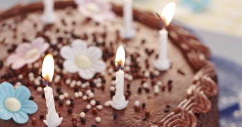 4 ricette facili per una torta di compleanno deliziosa Torta-di-compleanno