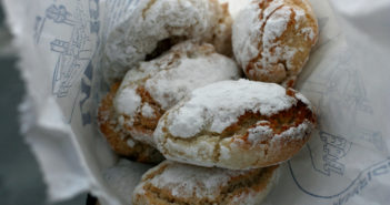 Come preparare i Ricciarelli senesi: una bontà indescrivibile Ricciarelli