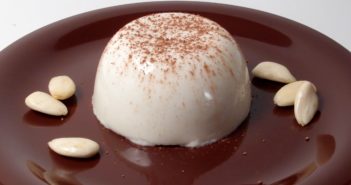 Biancomangiare: la ricetta perfetta direttamente dalla Sicilia Biancomangiare