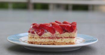 Torta Morbida alle Fragole: la ricetta perfetta per un dolce divino! Torta-morbida-alle-fragole