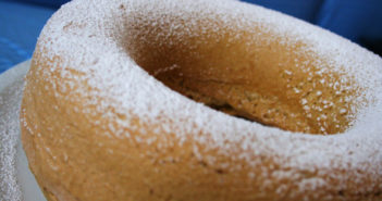 La ricetta della Ciambella al Limone: soffice e profumatissima! Ciambella-al-limone