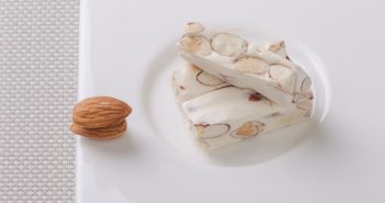 Torrone morbido fatto in casa: la ricetta facile e veloce Torrone